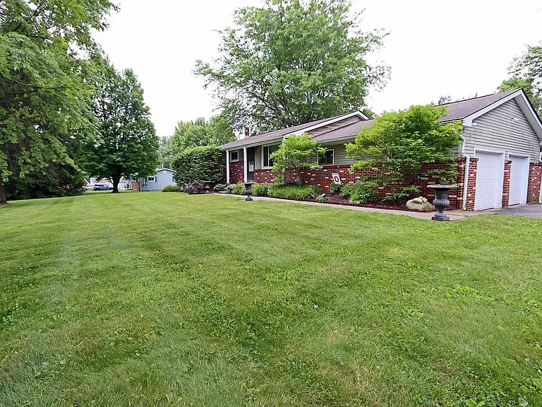 75 Way Rd SW — Photo 2