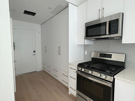 5th image of 1127 Harrison Ave #210