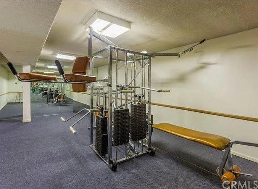 Gym - 5400 Newcastle Ave #68