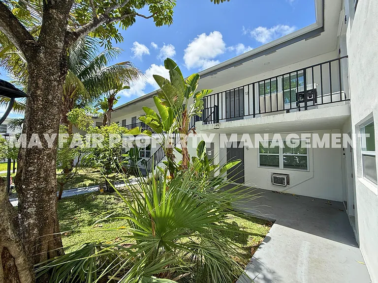 240 SW 8th St #2 — Photo 18