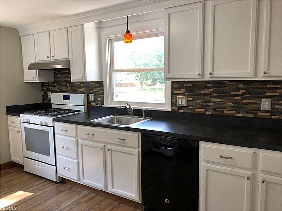 2nd image of 314 West St