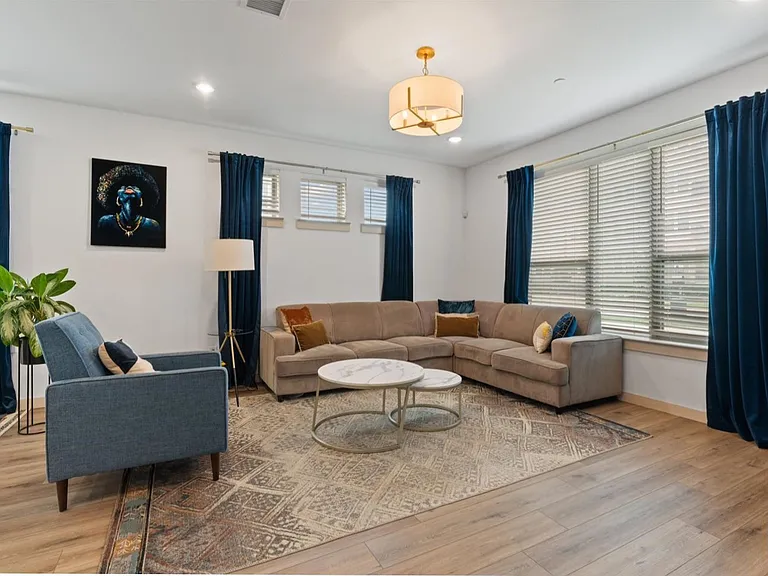 607 Arapaho Dr — Photo 3