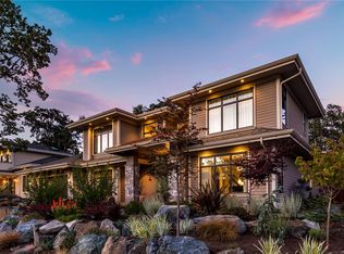 4105 Alberg Ln, Saanich, BC V8N 1Z7