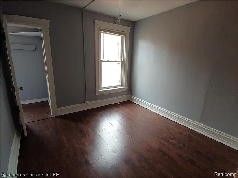 4207 4th St #7 — Photo 8
