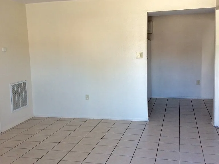 8505 Leake Ave #A-D — Photo 2