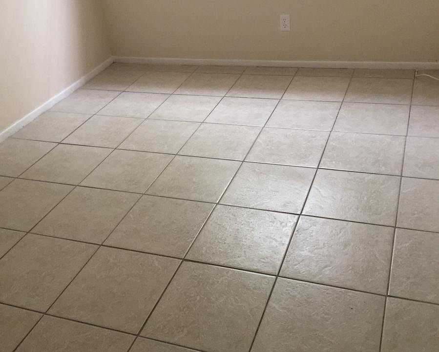 2nd image of 2505 Royal Palm Ave #14