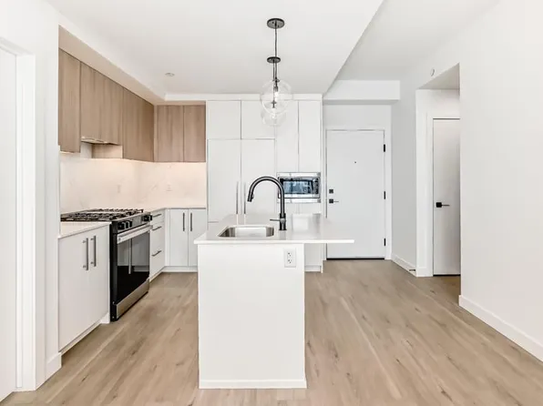 8375 S Broadcast Ave SW #415, Calgary, AB T3H 3V6