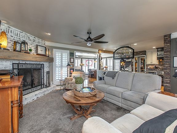 5th image of 1674 E Pitts Ln