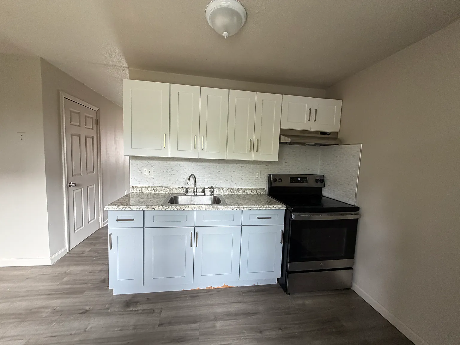 2 bed, 1.5 bath, $1,550 — Photo 2