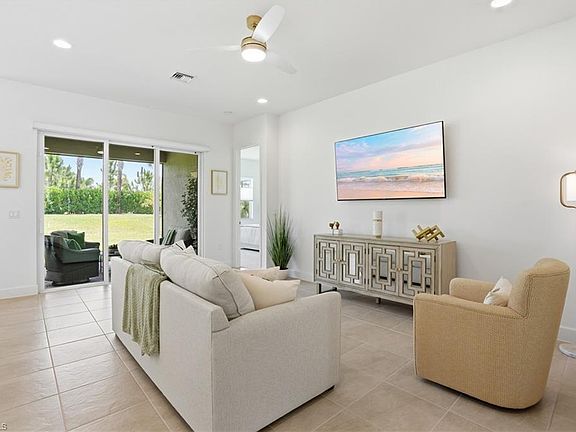 4th image of 12349 Dahlia CT