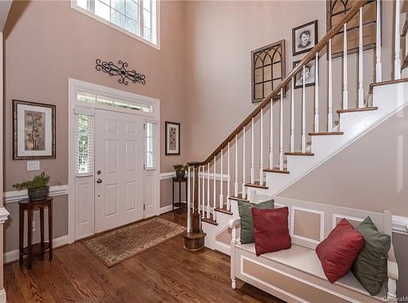 3rd image of 4057 Belle Meade Cir
