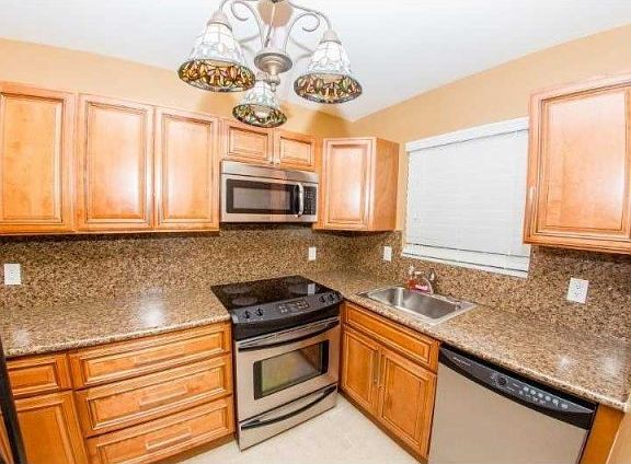 4th image of 2050 NE 39th St #312N