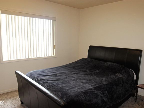 3rd image of 21096 Flora St