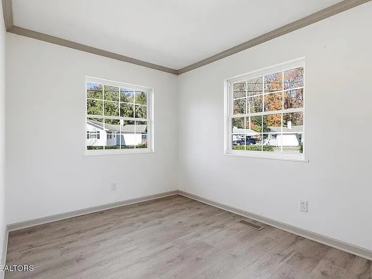 109 Utah Ave — Photo 14