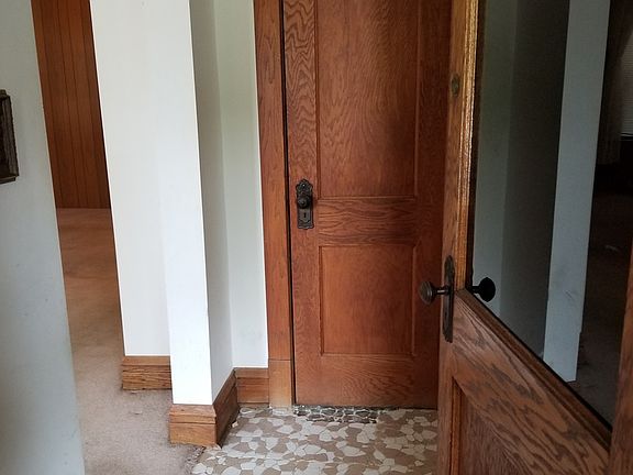 2nd image of 4023 W Cornelia Ave