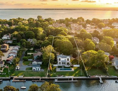 20 Penny Lane, Hampton Bays, NY, 11946