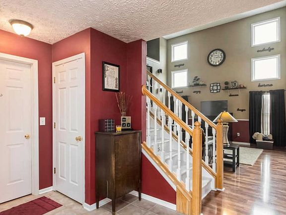 3rd image of 1037 Creekview Dr
