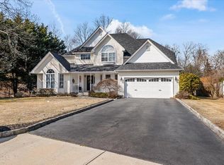 52 Paige Ln, Moriches, NY 11955