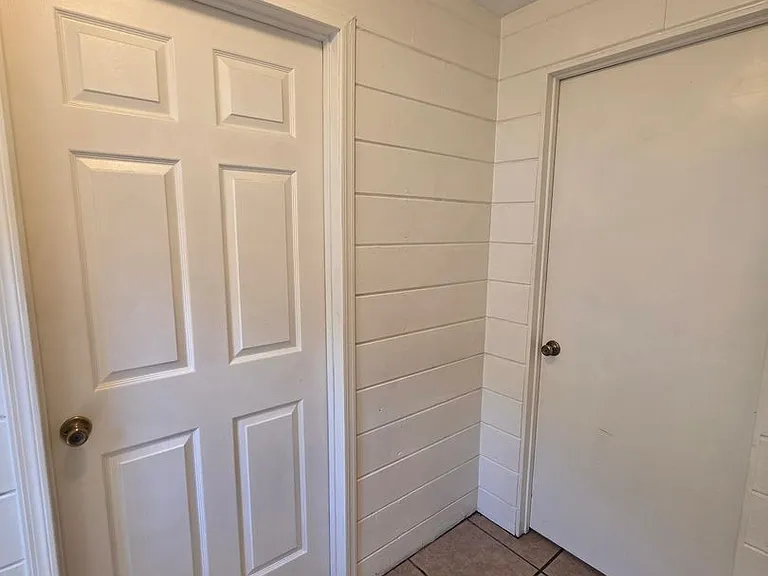 2145 W Wilshire Dr — Photo 13