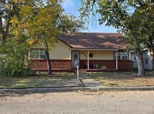 203 N Adams St, San Angelo, TX 76901