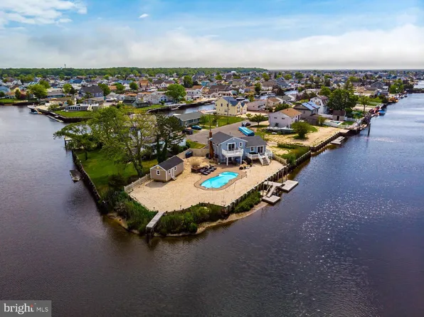 33 W Delaware Dr, Little Egg Harbor Township, NJ 08087