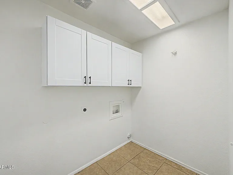 9010 W Griswold Rd — Photo 29