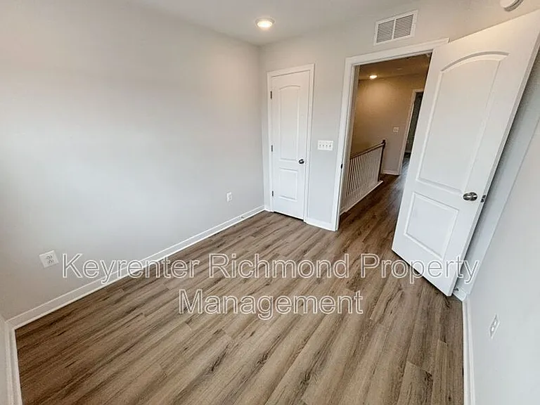 1404 Whitehurst Way — Photo 22