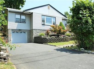 5 Pine St, Nyack, NY