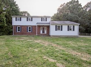 412 Berry Dr, Glen Gardner, NJ 08826