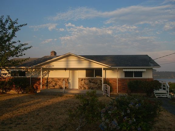 3rd image of 6807 Soundview Dr