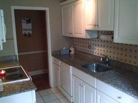 5th image of 5048 N Marine Dr APT D3