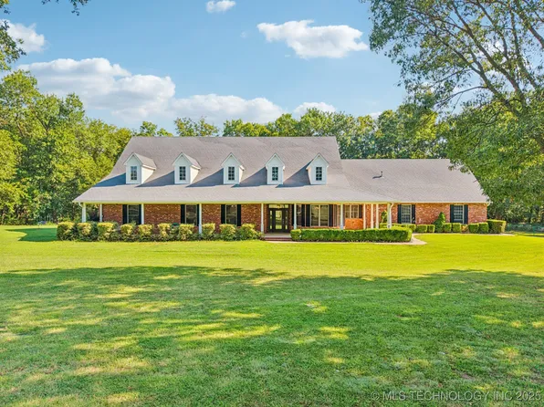 2475 W Lowry Rd N, Claremore, OK 74017