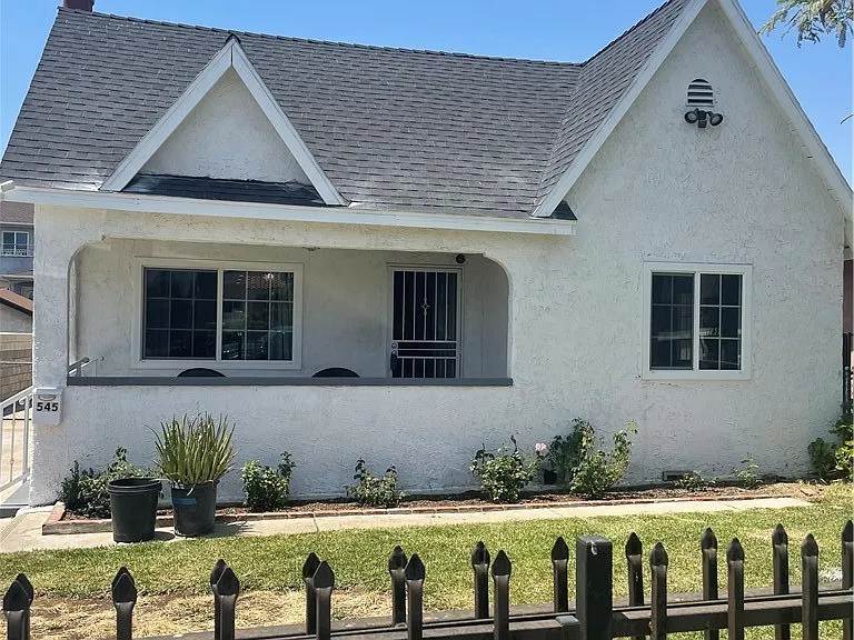 545 S Sadler Ave — Photo 1