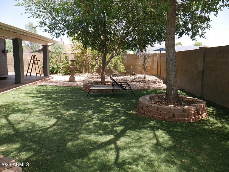 1201 W Loughlin Dr — Photo 22