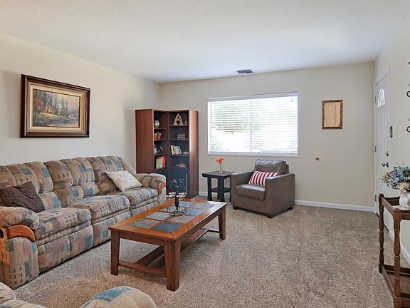 3rd image of 3864 Ezie St
