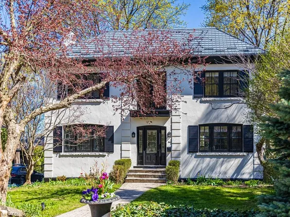 34 Amelia St, Hamilton, ON L8P 2V4