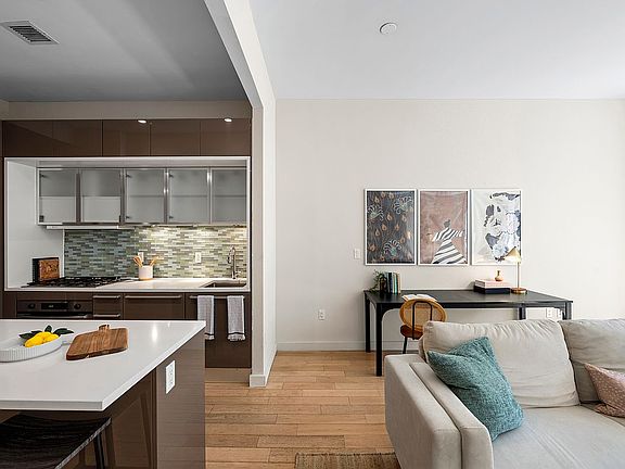 3rd image of 75 Wall St #26A
