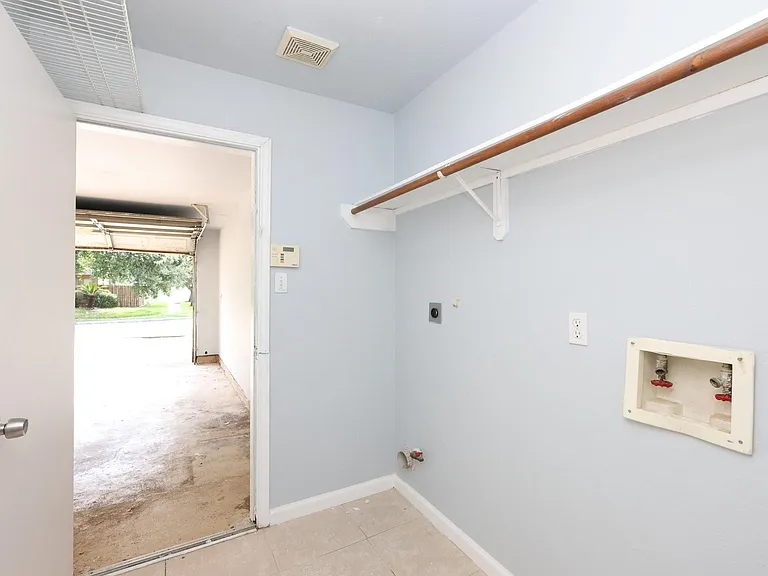 7430 Pouter Dr — Photo 31