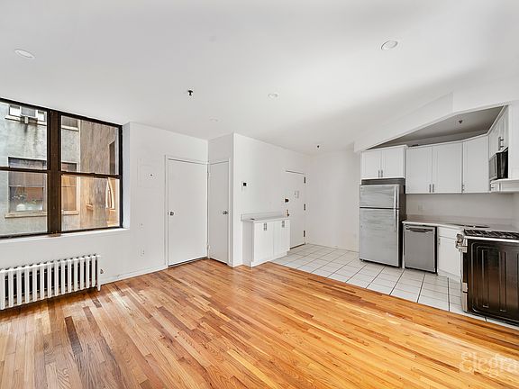 4th image of 114 E 28th St APT 4D