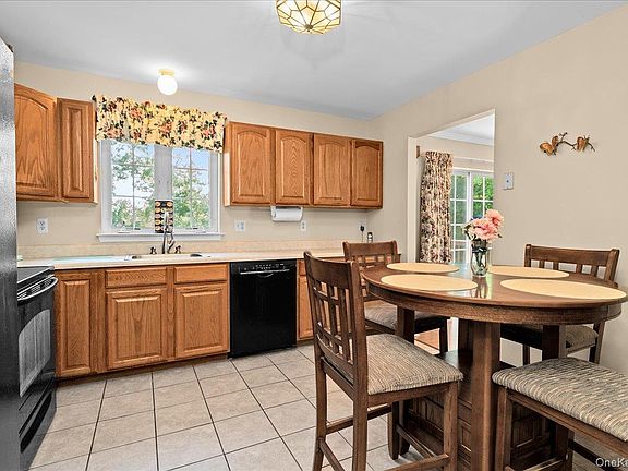 4th image of 152 Highland Avenue