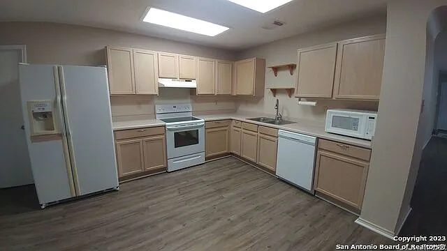 9230 Centro Grande — Photo 2