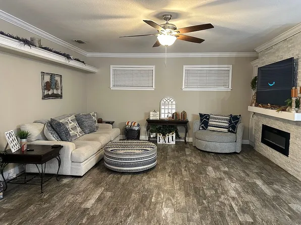145 Winona Cir, Auburndale, FL 33823