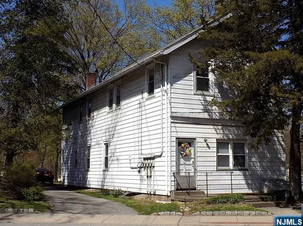 128 Newark Pompton Tpke, Pequannock, NJ 07440