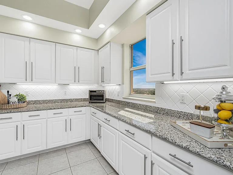 3313 Sunset Key Cir #701 — Photo 24