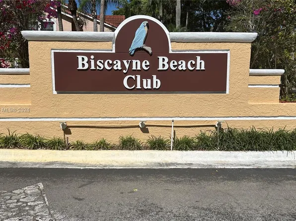 15551 SW 104th Ter APT 828, Miami, FL 33196