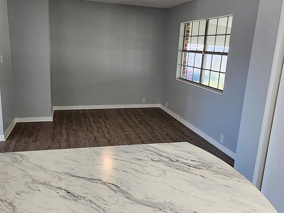 3rd image of 7885 Le Grande Dr
