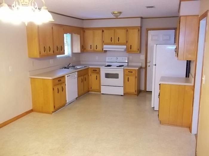 2nd image of 2640 Cranbrook Dr
