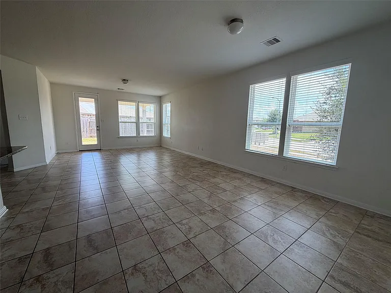 4802 Greenfield Springs Ln — Photo 9