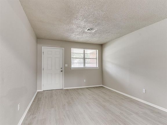 4th image of 1604 Cynthia Dr