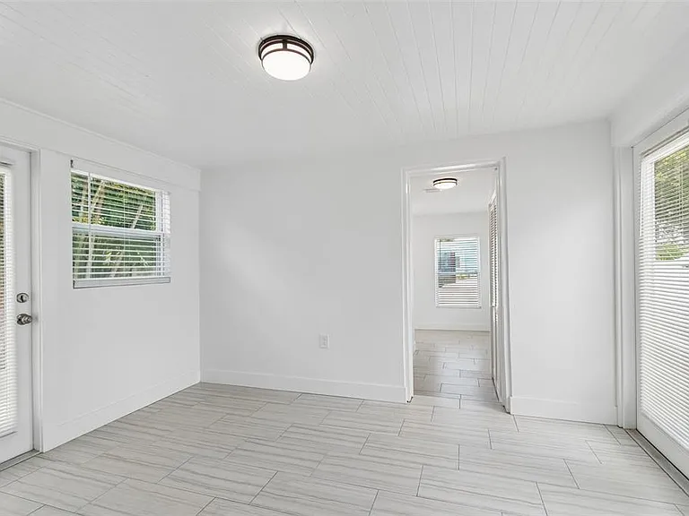 8125 Bayshore Dr — Photo 19